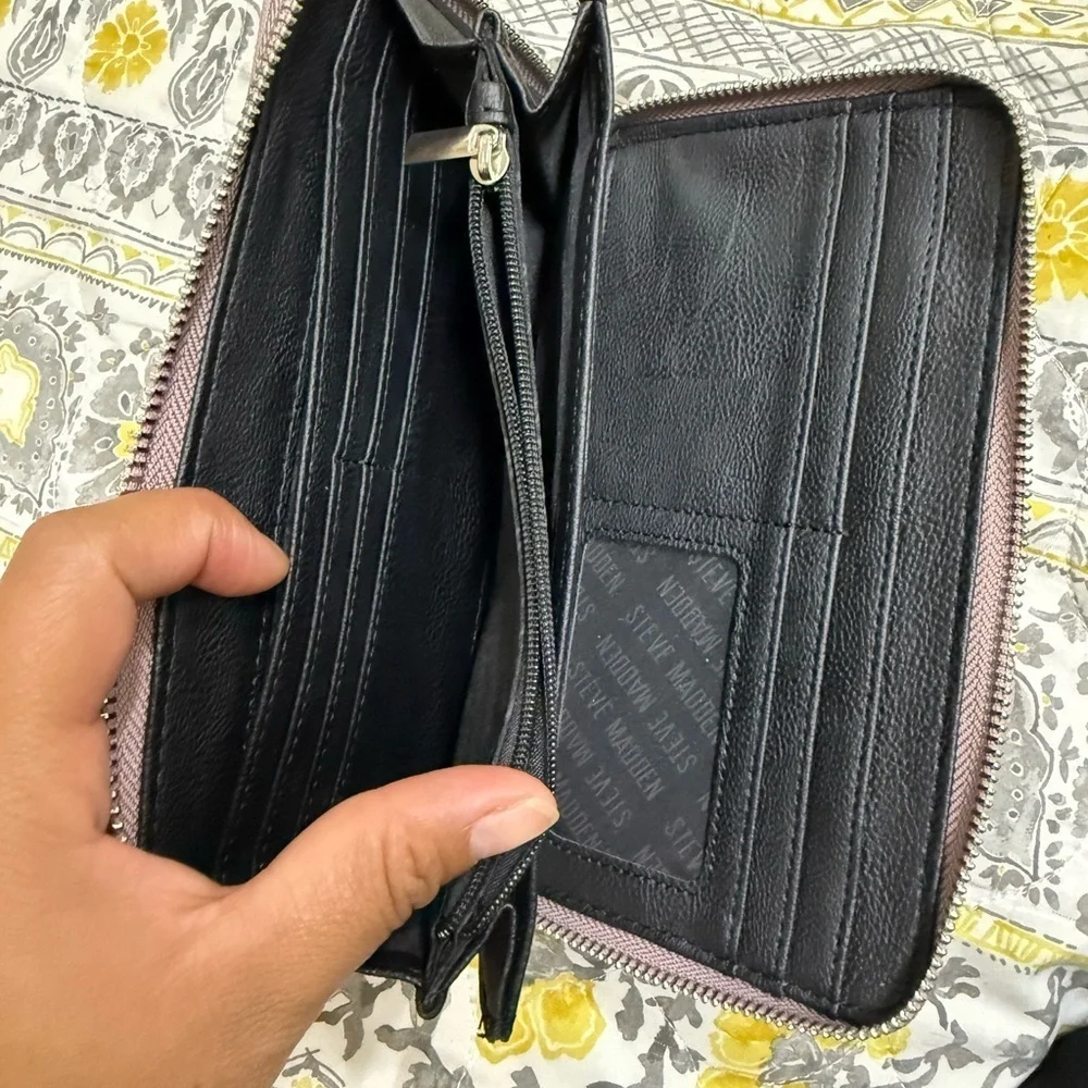 Steve Madden Mauve Wristlet Wallet
